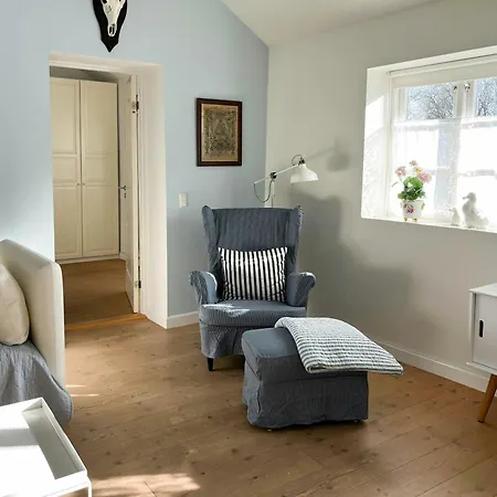 House In Peaceful Surroundings 150 M To The Water בית נופש *